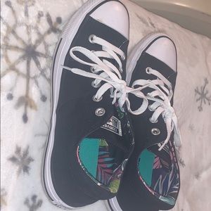 Black low top converse